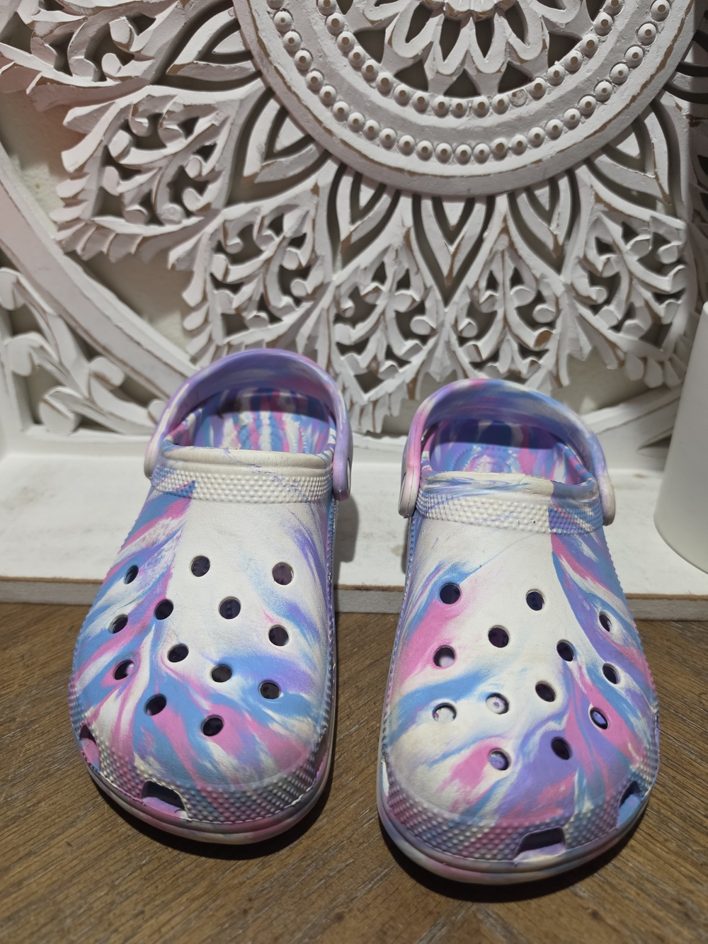 Crocs Classic Tie-Dye Clogs Kids Size 5 Pink Blue Purple Swirl - Picture 2 of 5